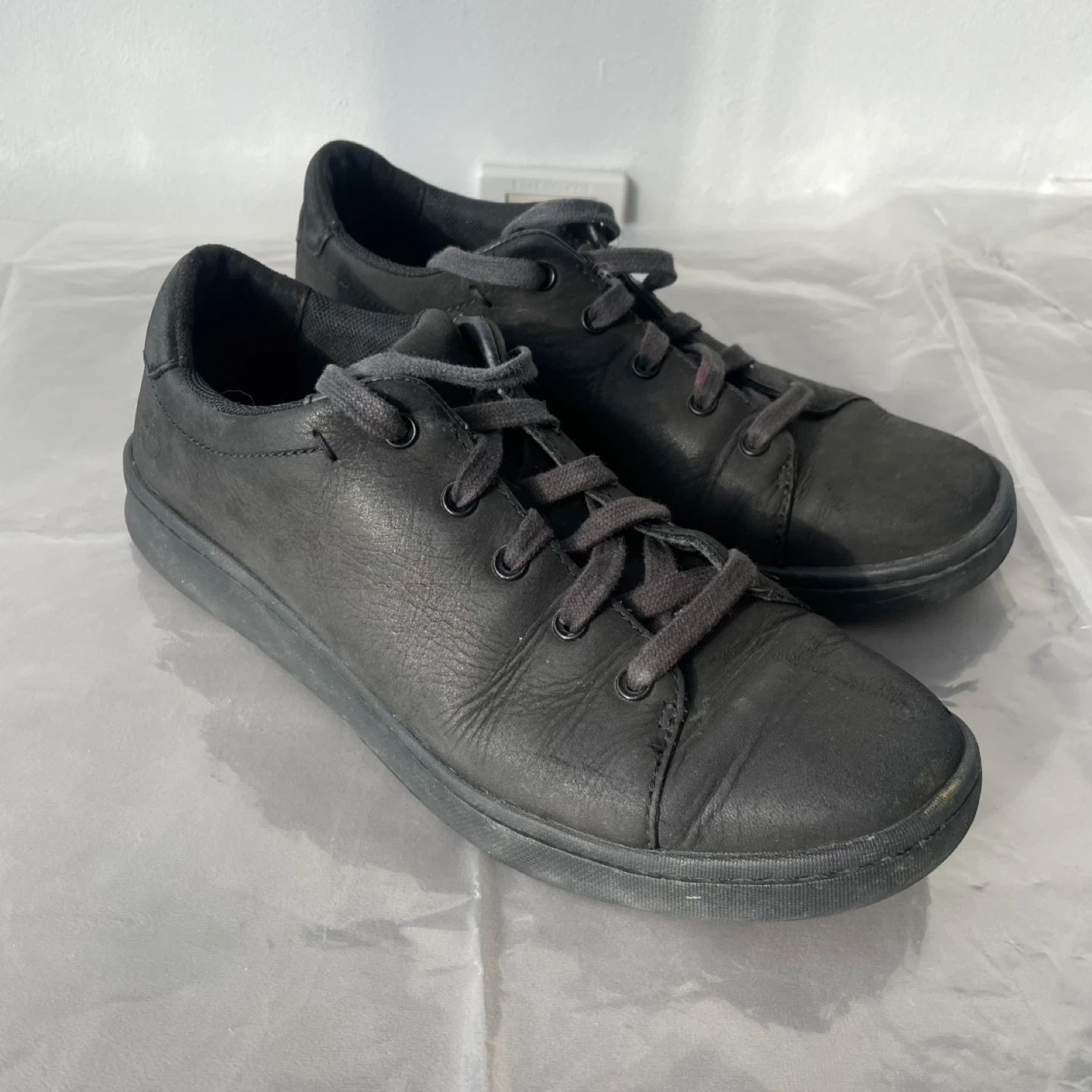 Timberland Black Leather Sneakers Pumps Shoes. Size 7.5