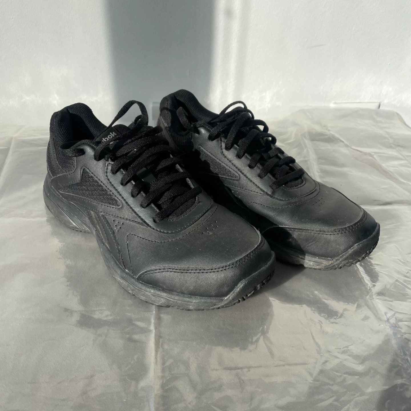 Reebok Black Leather Trainers Shoes. Size 7.5