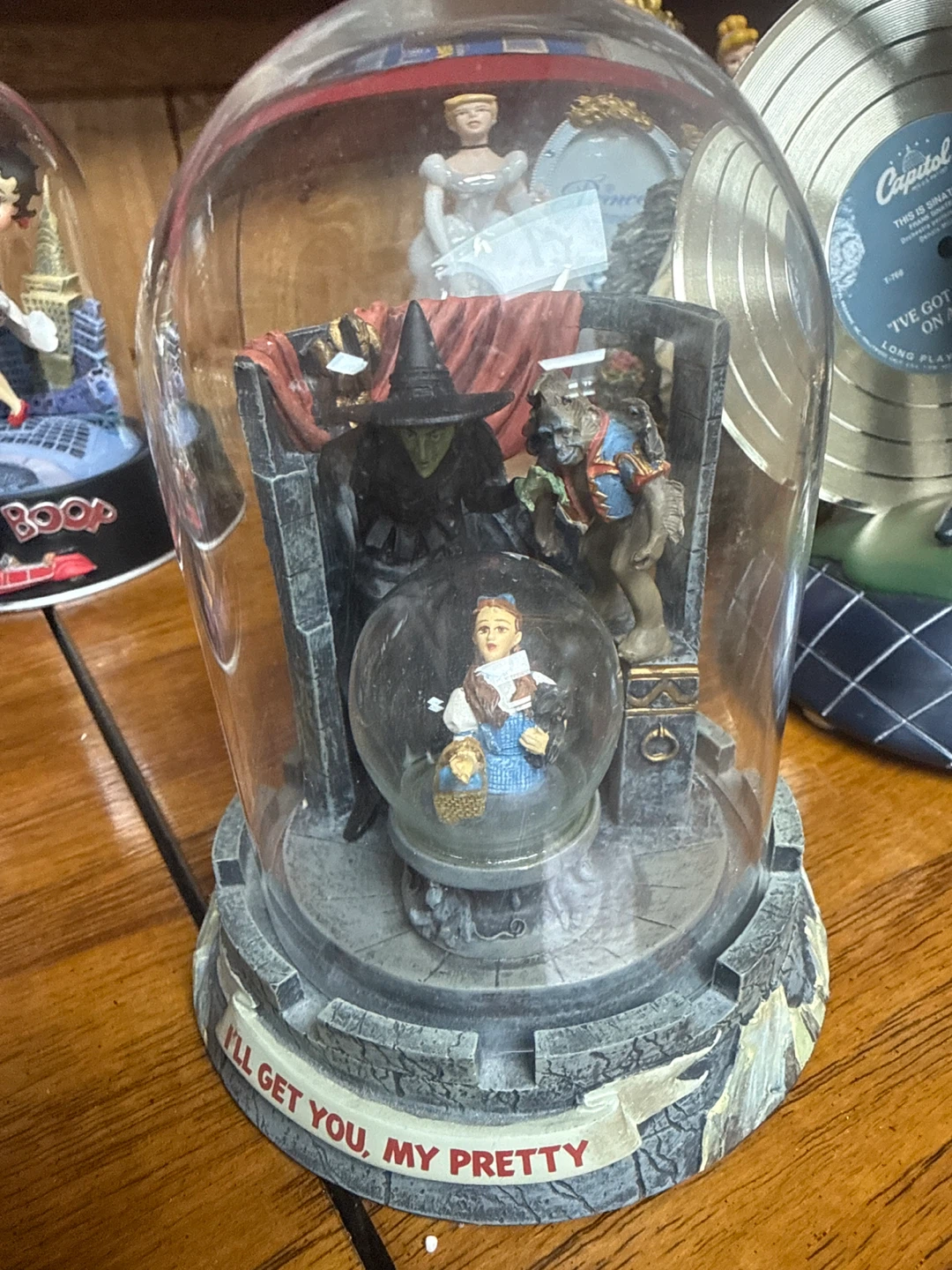 Wizard of Oz Snow Globe - photo 2