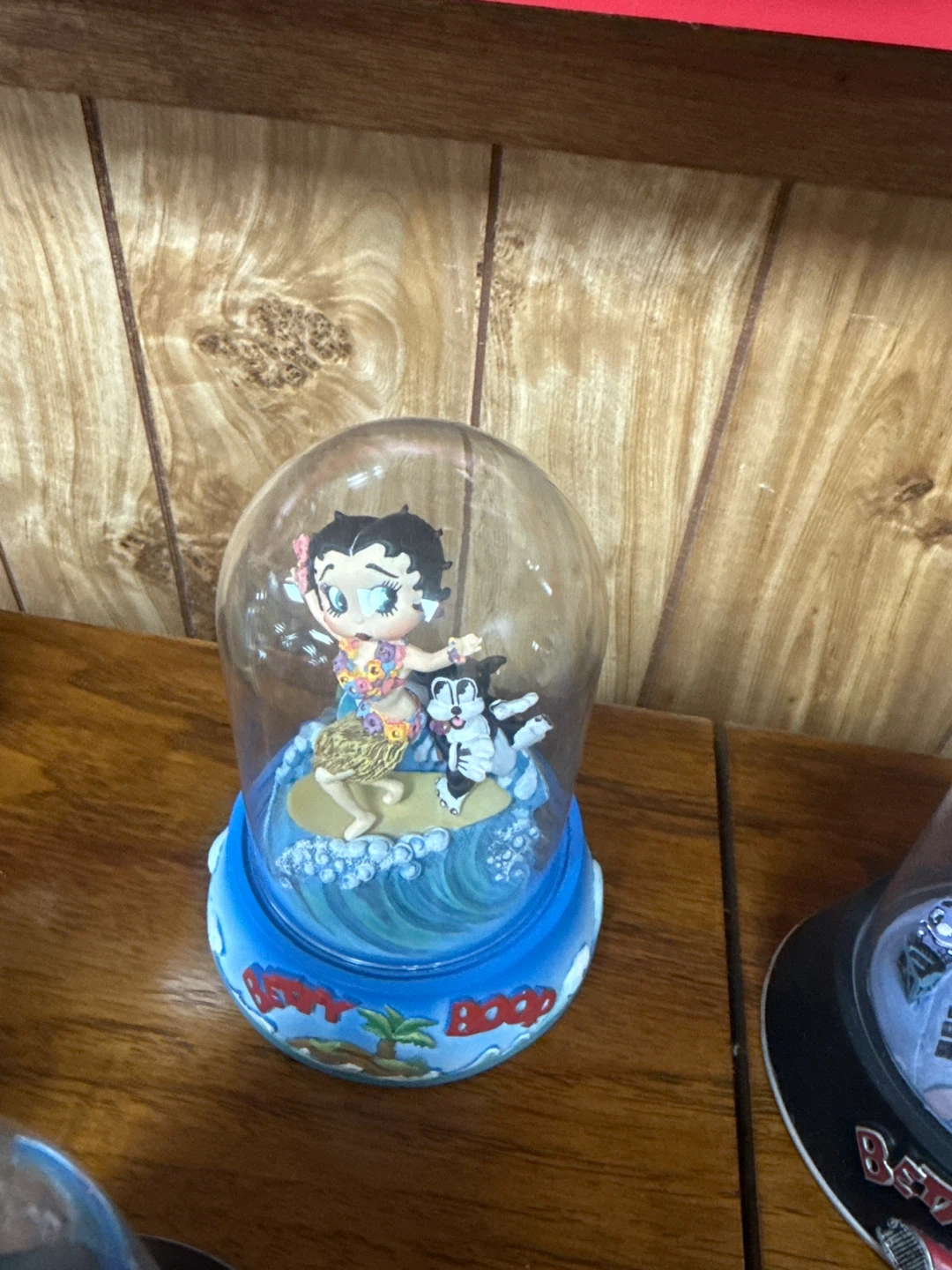 Betty boop figuring glass globe dome