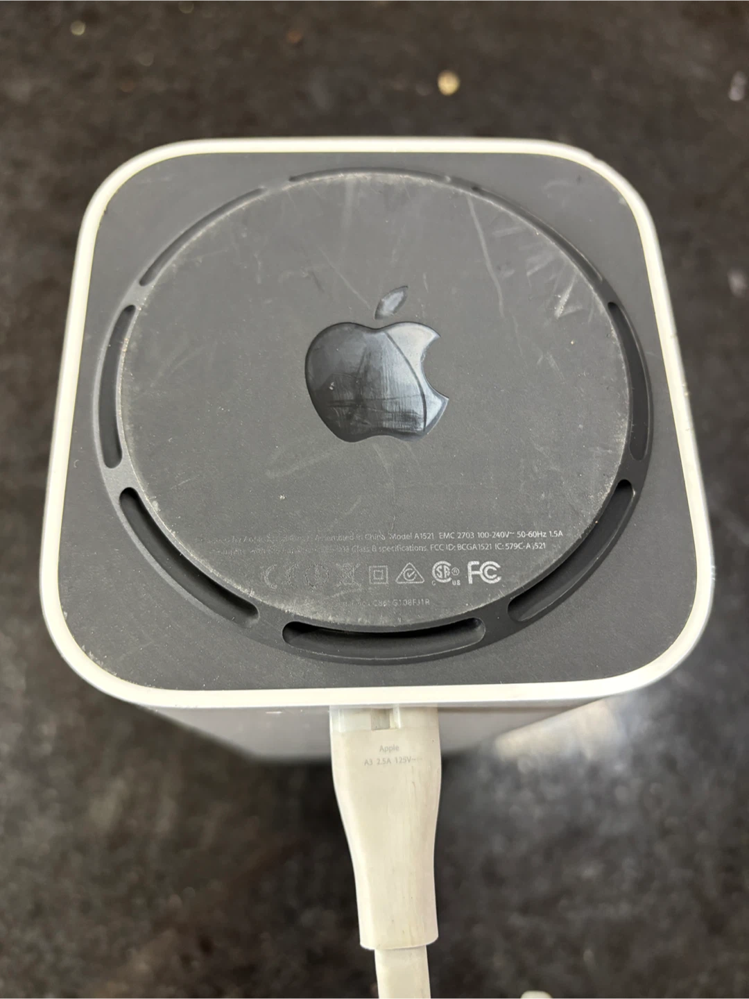 Apple AirPort Extreme Base Station A1521 - photo 3