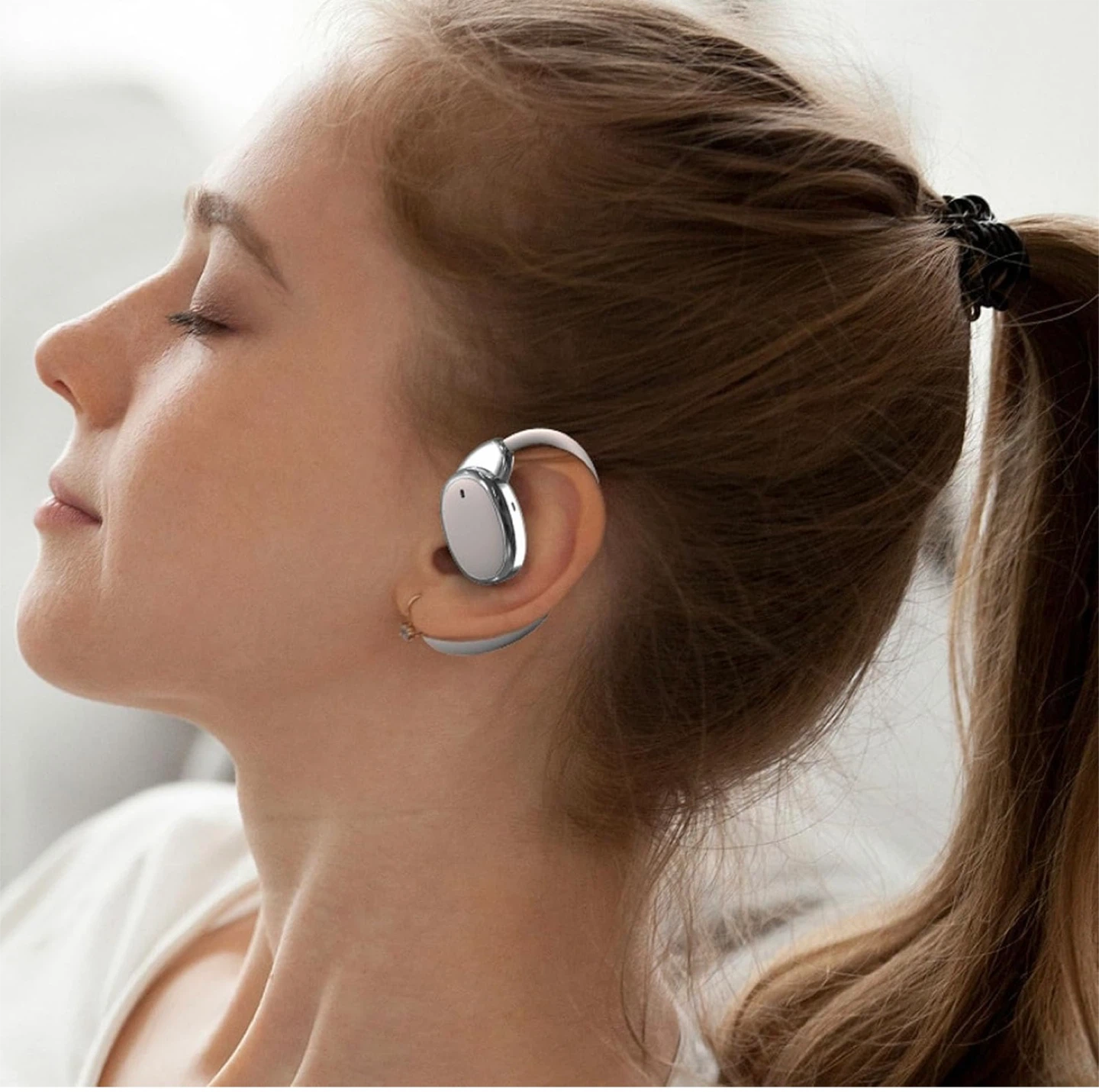 Wireless Earbuds with Charging Case and USB Cable - photo 3