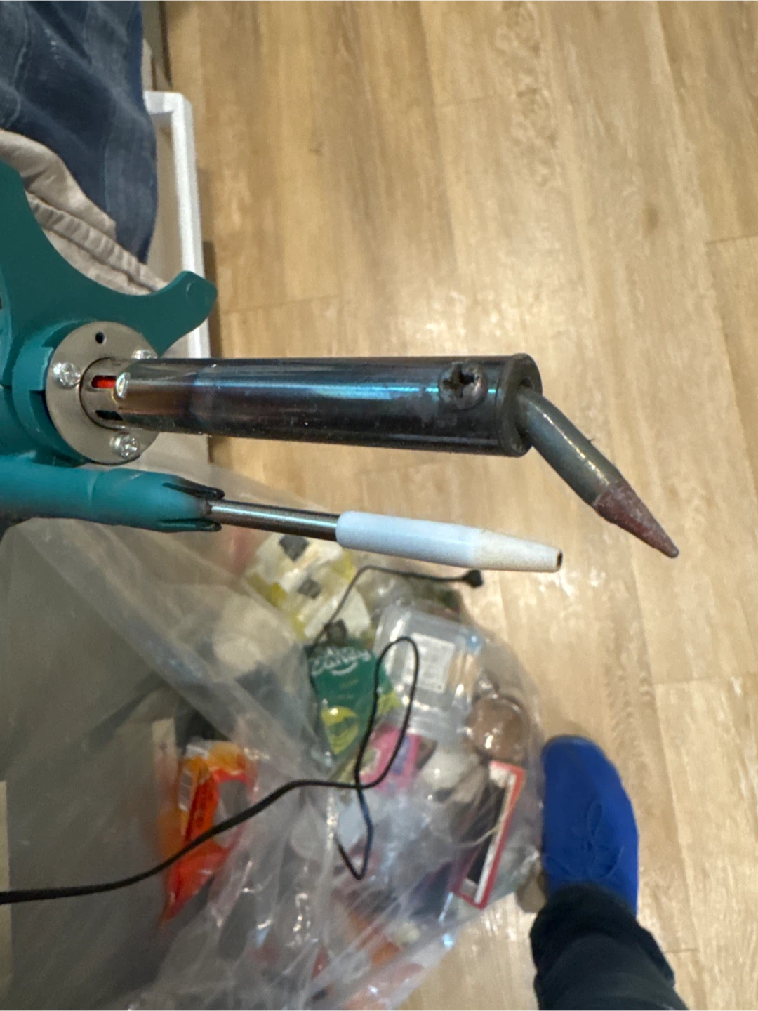 Electric Soldering Gun with Solder Dispenser - photo 2