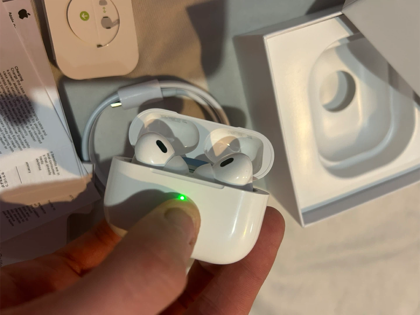 Apple AirPods Pro (2nd generation) - photo 4