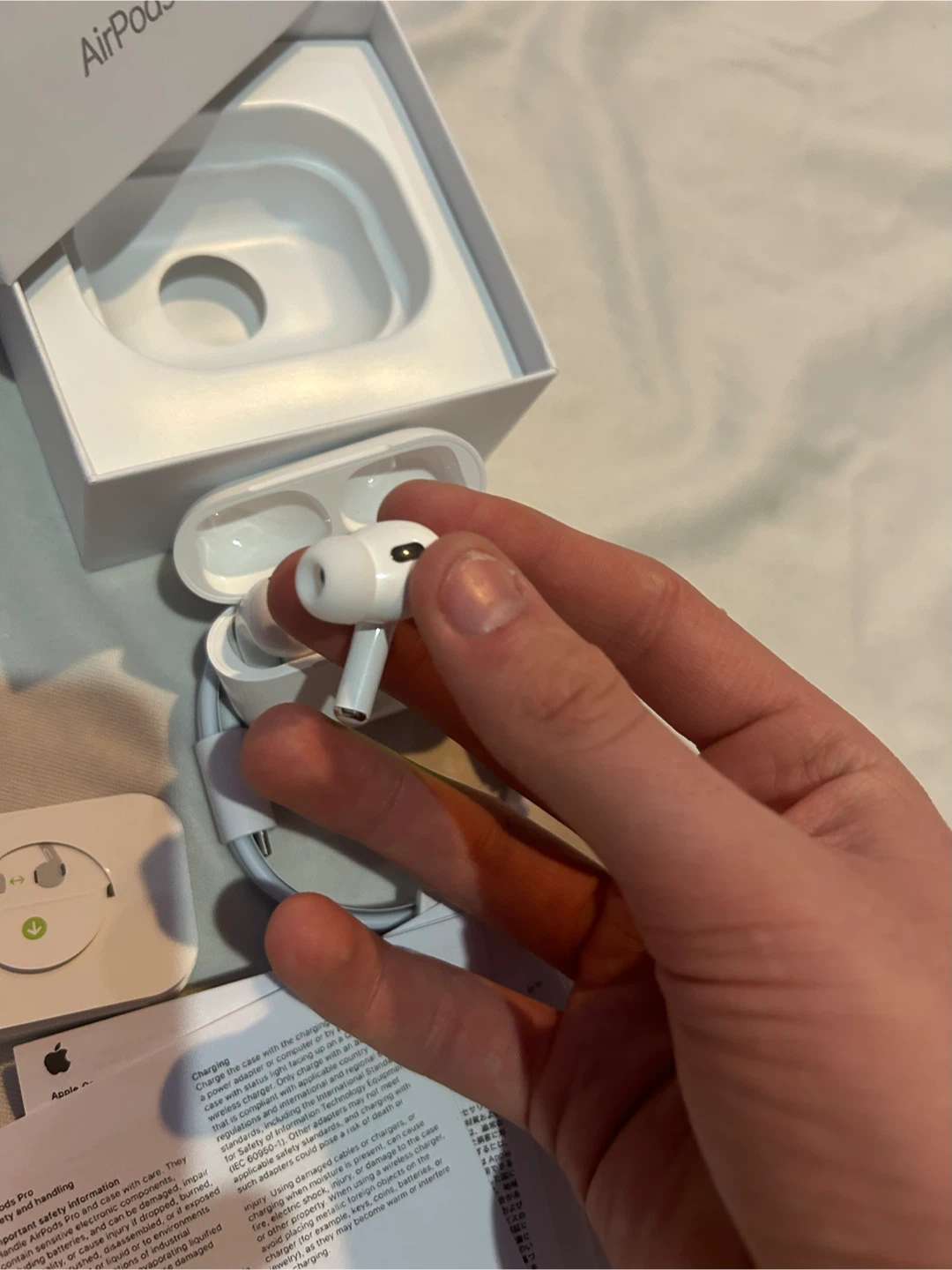 Apple AirPods Pro (2nd generation) - photo 3