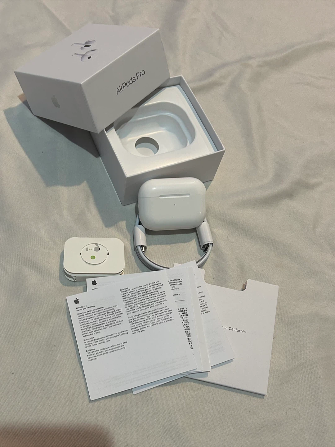 Apple AirPods Pro (2nd generation) - photo 2