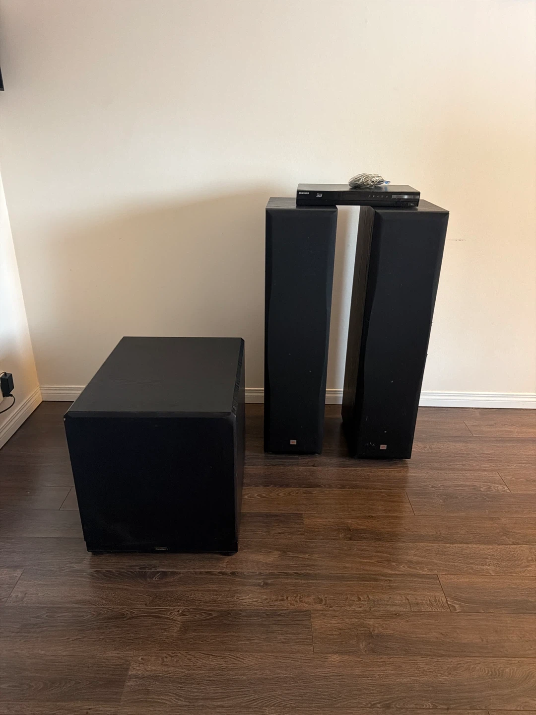 JBL Northridge E90 tower speakers