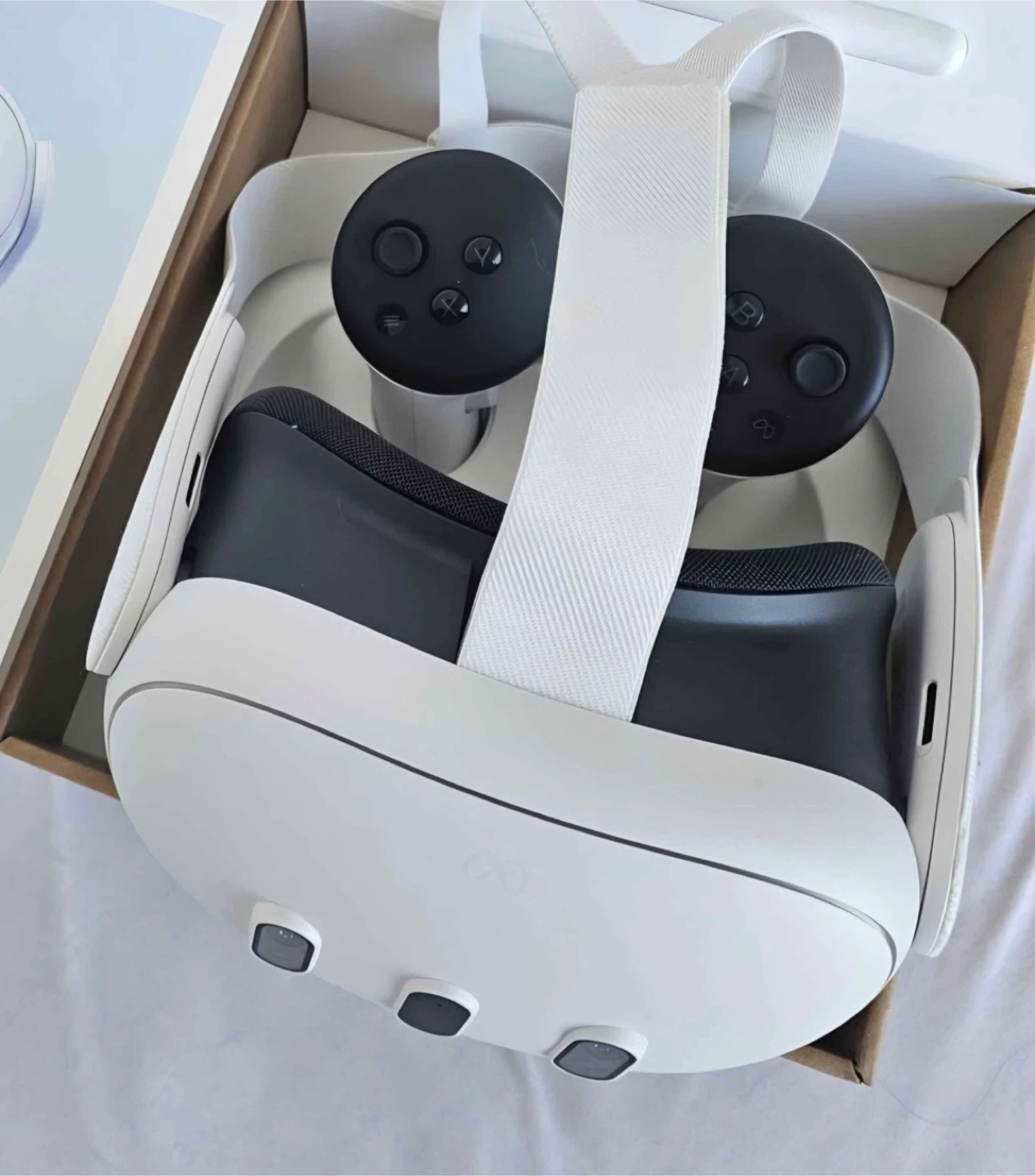 Meta Quest 3 VR Headset with Controllers 512 gb