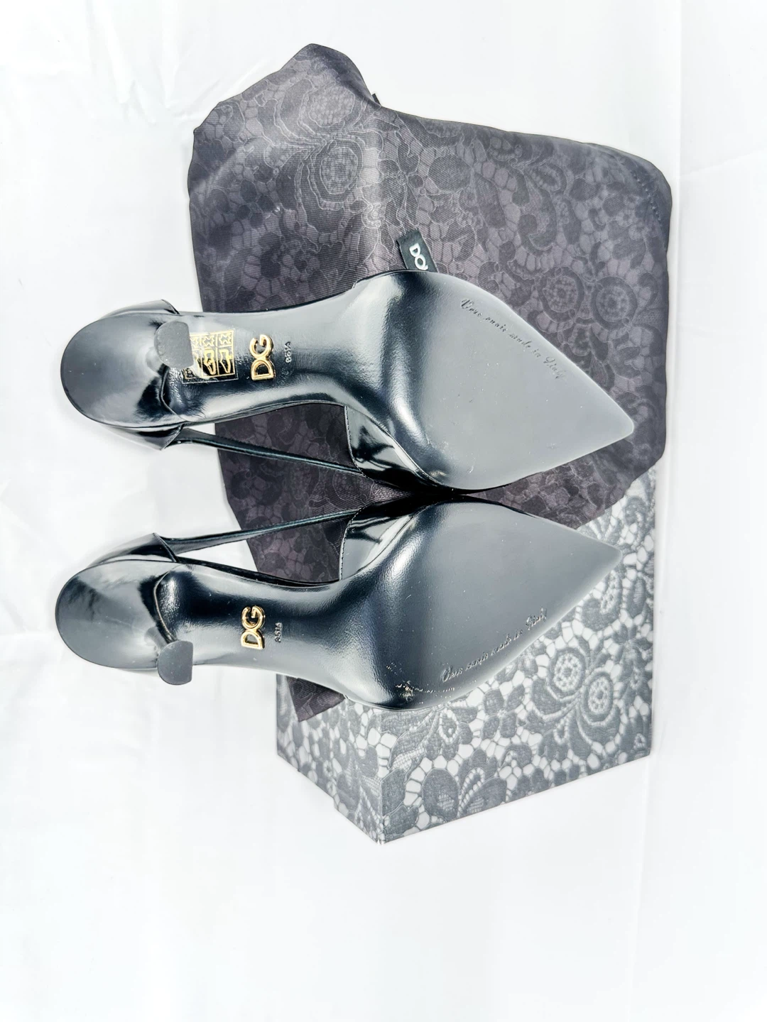Dolce & Gabbana CD1342 Black Patent Leather Bow Pumps 35.5 - photo 5