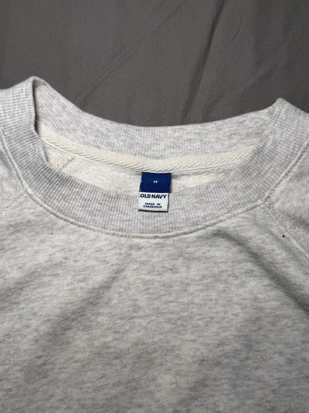 Old Navy Grey Crewneck Sweatshirt Size M - photo 2