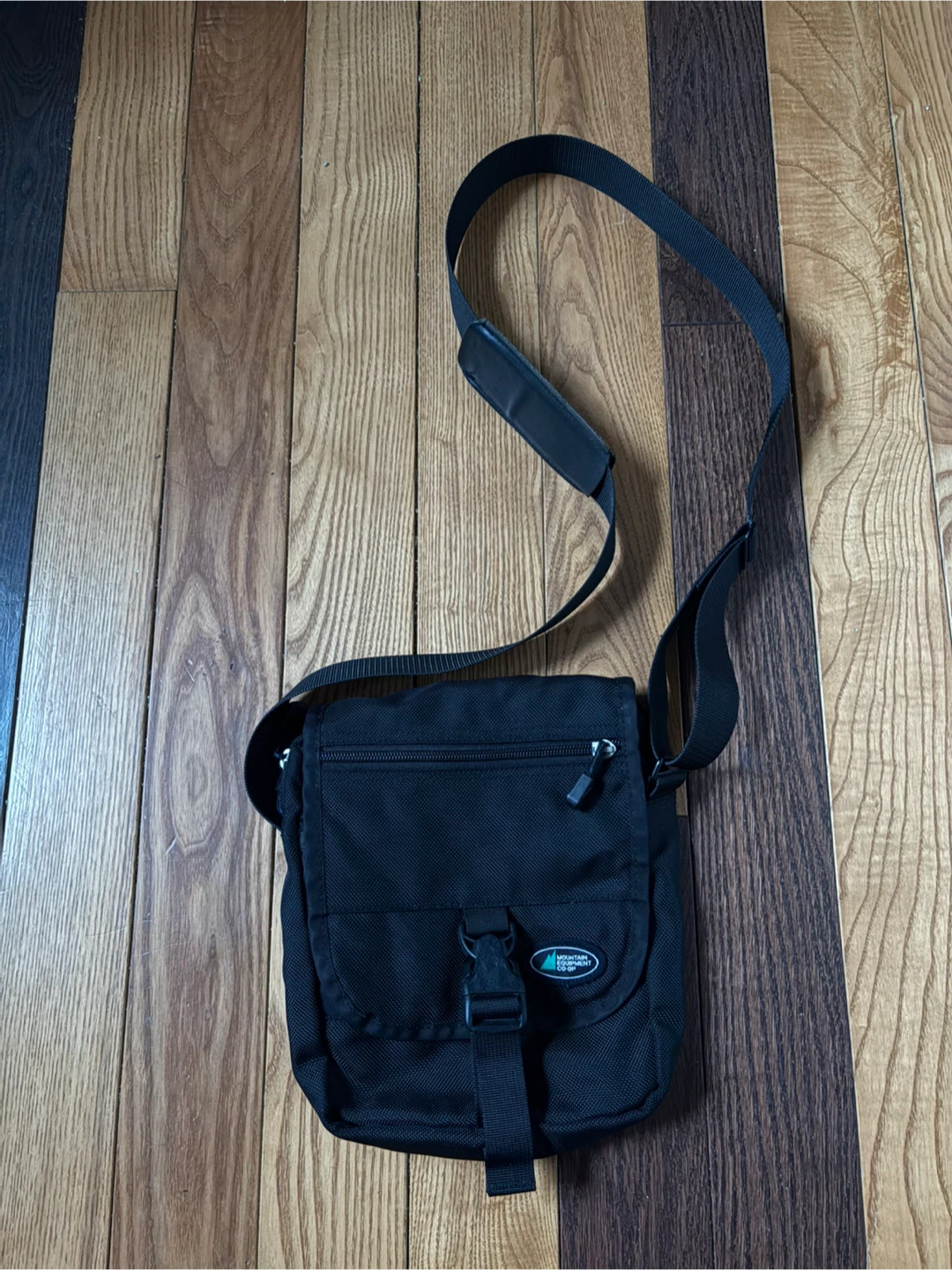 Vintage MEC Mountain Equipment Co-op crossbody bag - photo 2