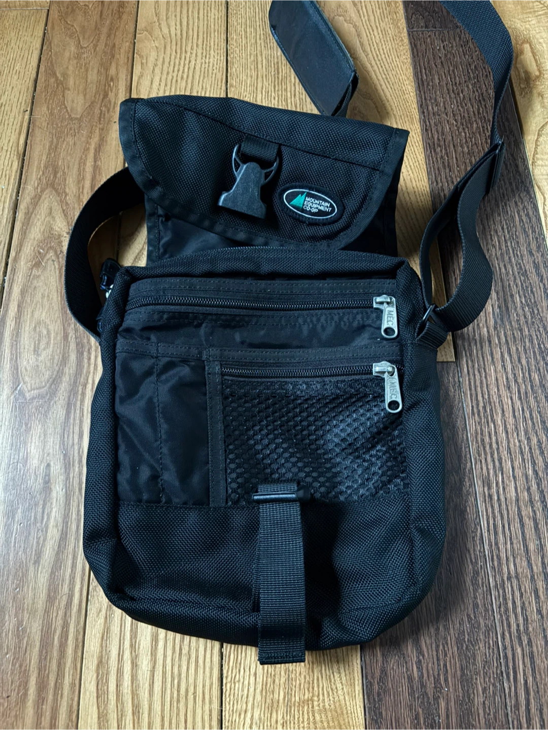 Vintage MEC Mountain Equipment Co-op crossbody bag - photo 4