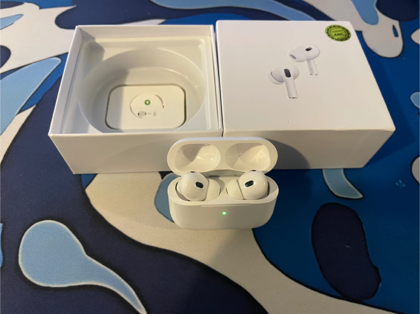 Apple AirPods Pro (2nd generation) with MagSafe Charging Case - photo 2
