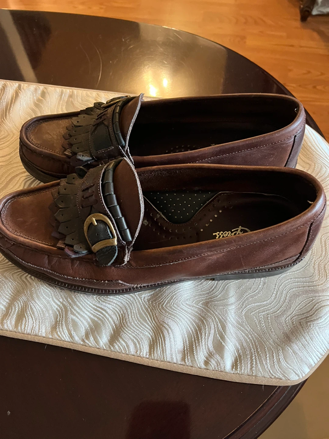 T. Express Brown Leather Loafers with Buckle and Fringe