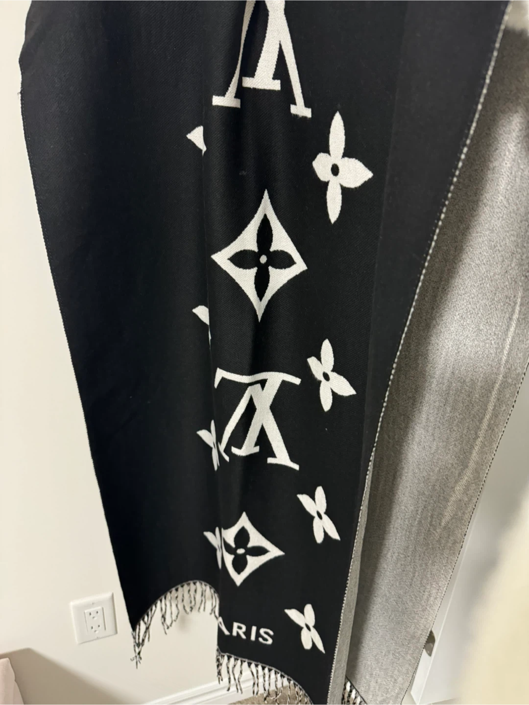Lv Monogram Scarf - photo 3