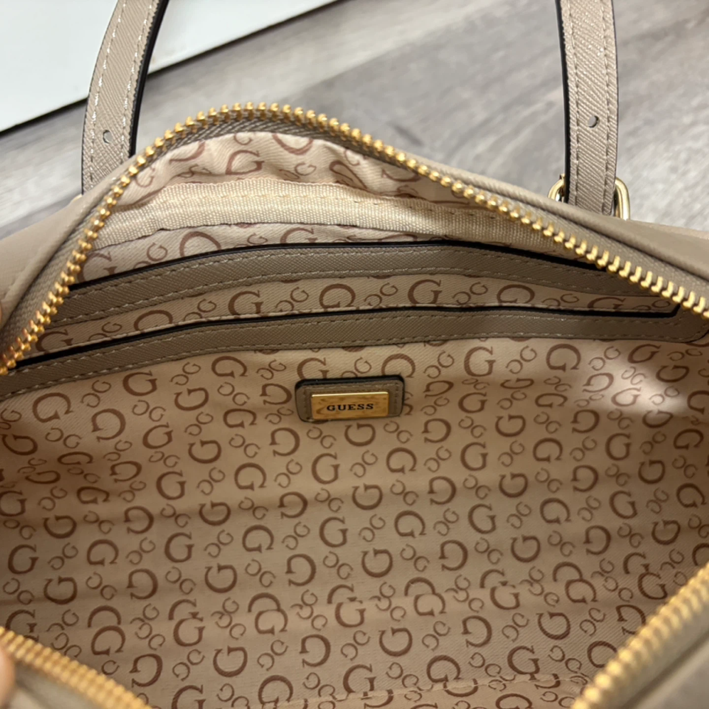 brandnew GUESS shoulder bag - photo 4