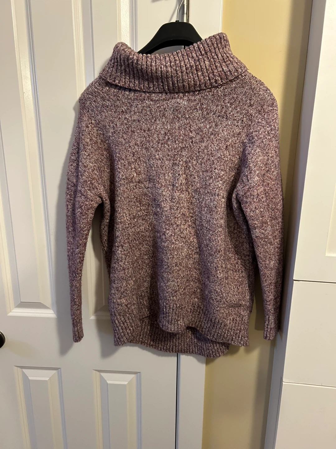 Old Navy Women's Turtleneck Sweater - Size L