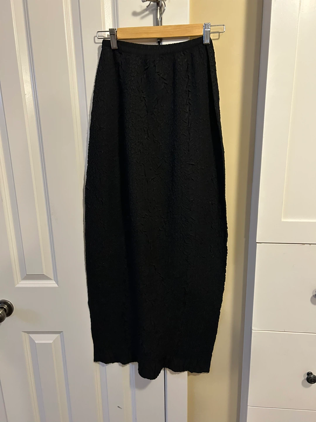 ATMOS & HERE Black Textured Maxi Skirt