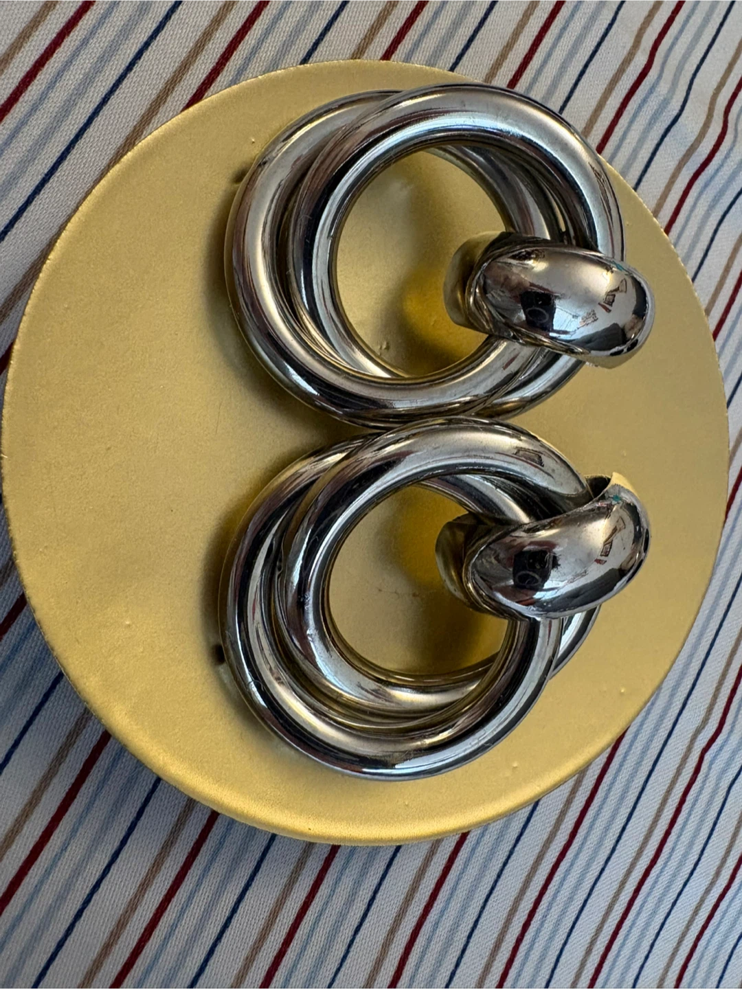 Vintage silver tone Earring.