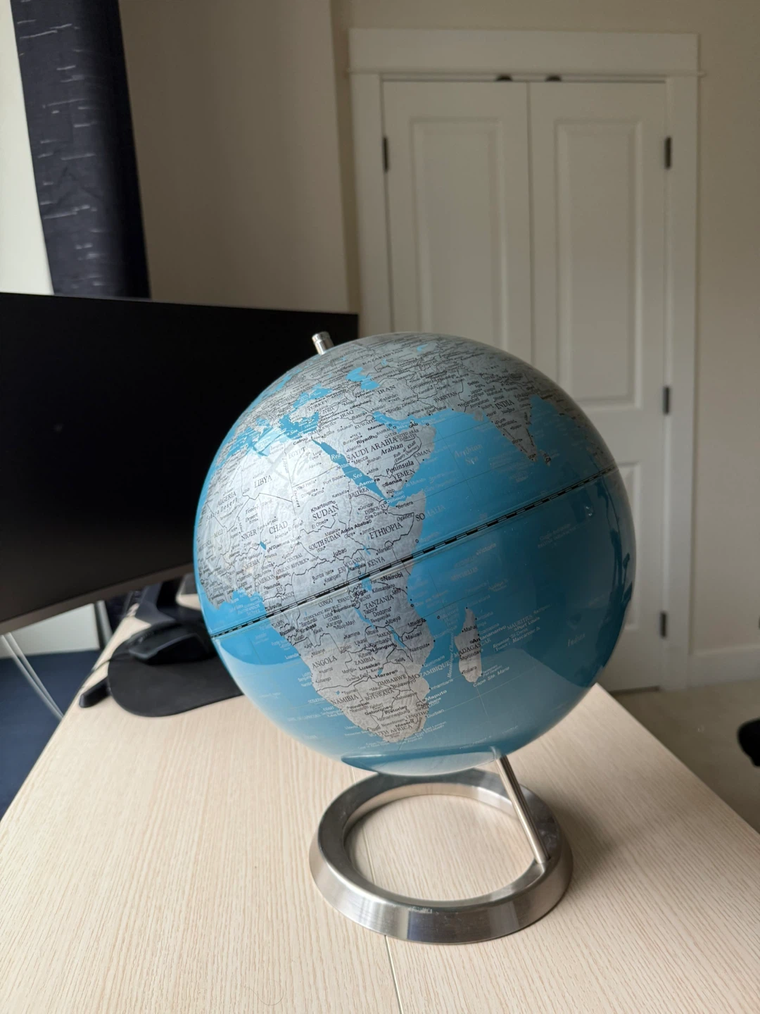 Blue Globe with Metal Stand - photo 2