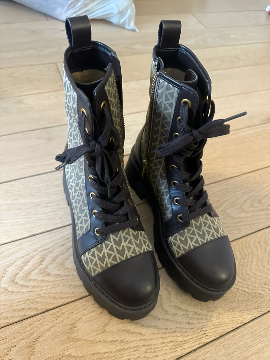 Michael Kors Women's Boots Size 5 - photo 3