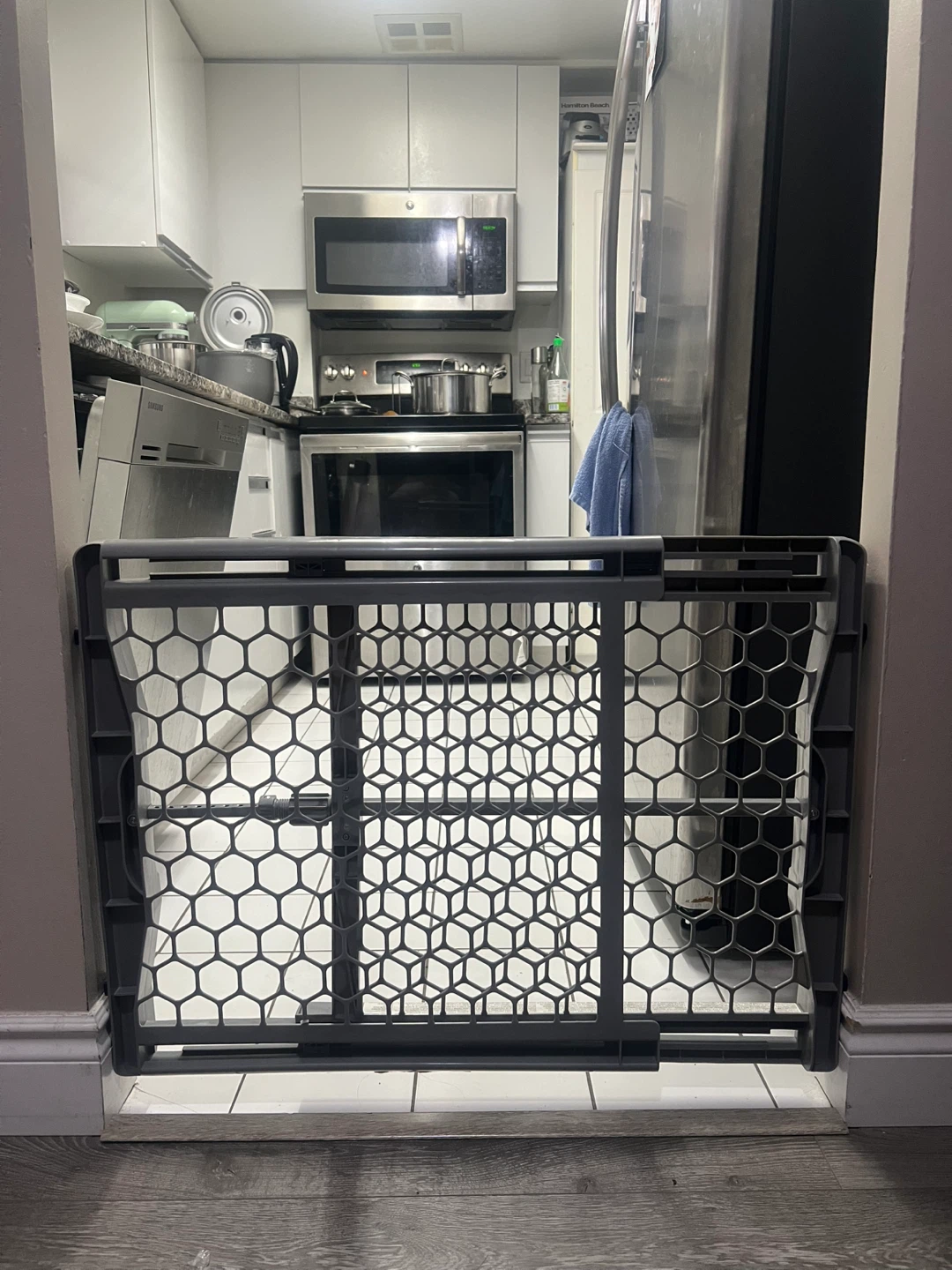 Regalo Expandable Safety Gate 28"-42" Wide - photo 5
