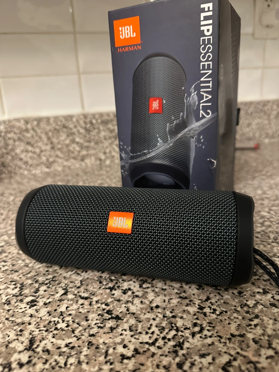 JBL FLIP ESSENTIAL 2 Portable Bluetooth Speaker