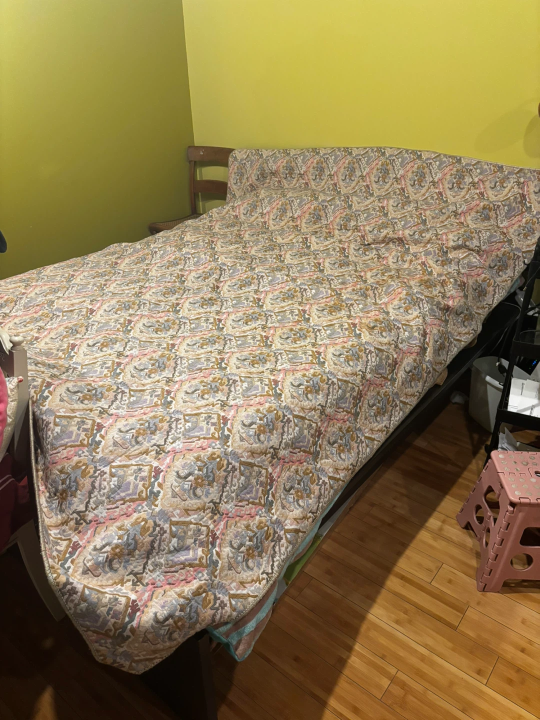 Washable quilt rug. 104-75”