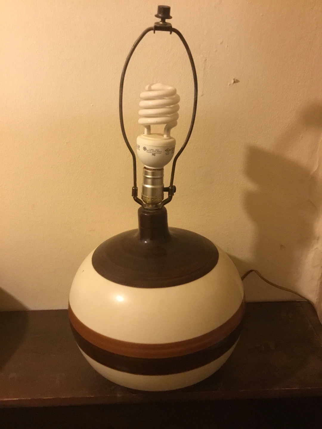 Round ceramic lamp