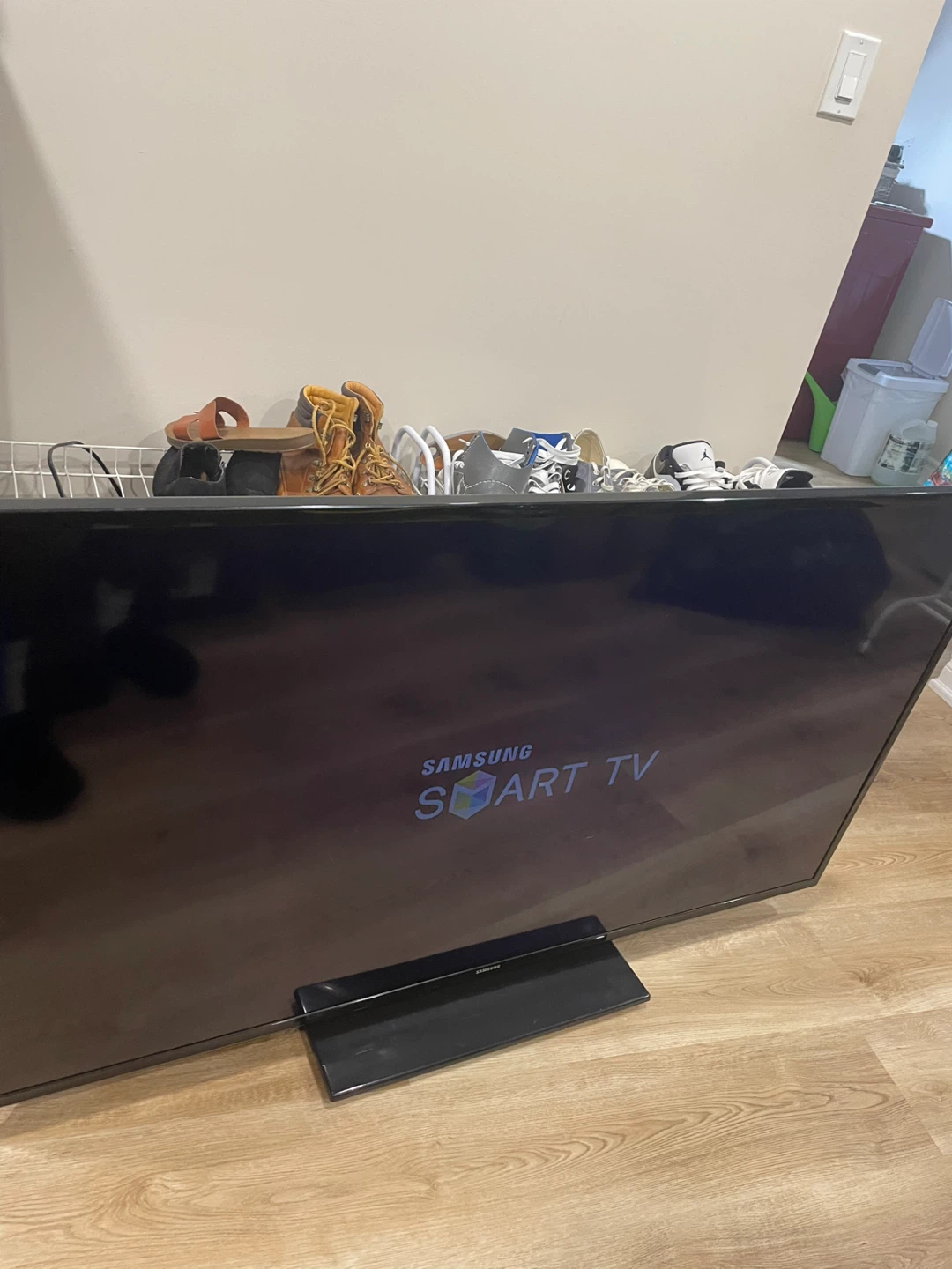 60” Samsung Smart TV - photo 2