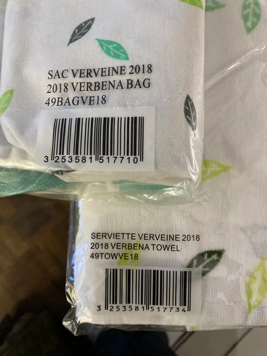 L’Occitane Bag and Towel - photo 3