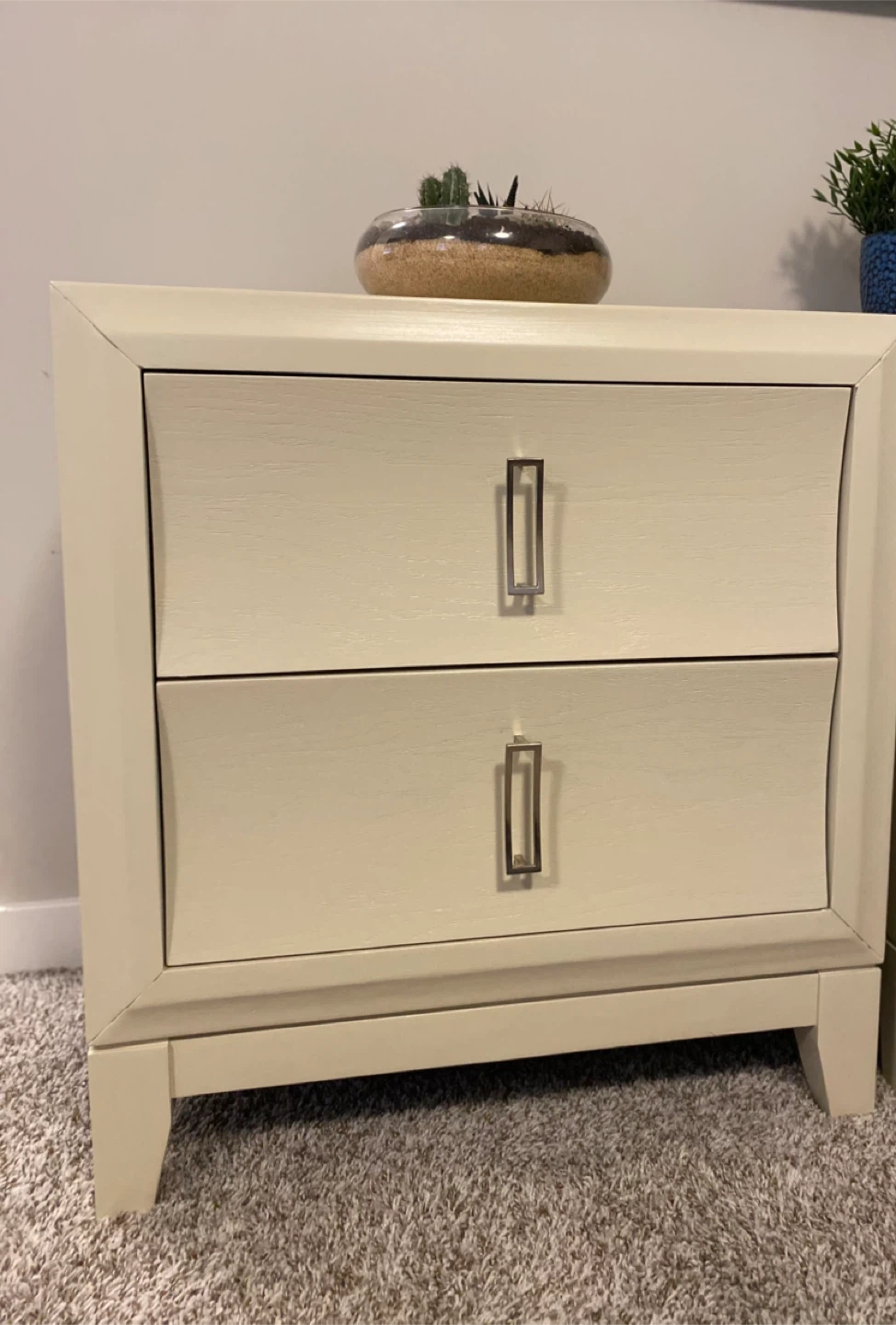 Beautiful Scraped Hardwood King Nightstands Linen & Silver - photo 2