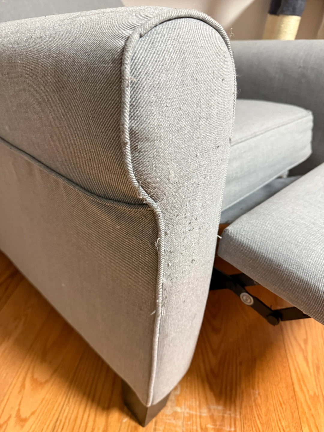 Grey recliner chair - photo 3