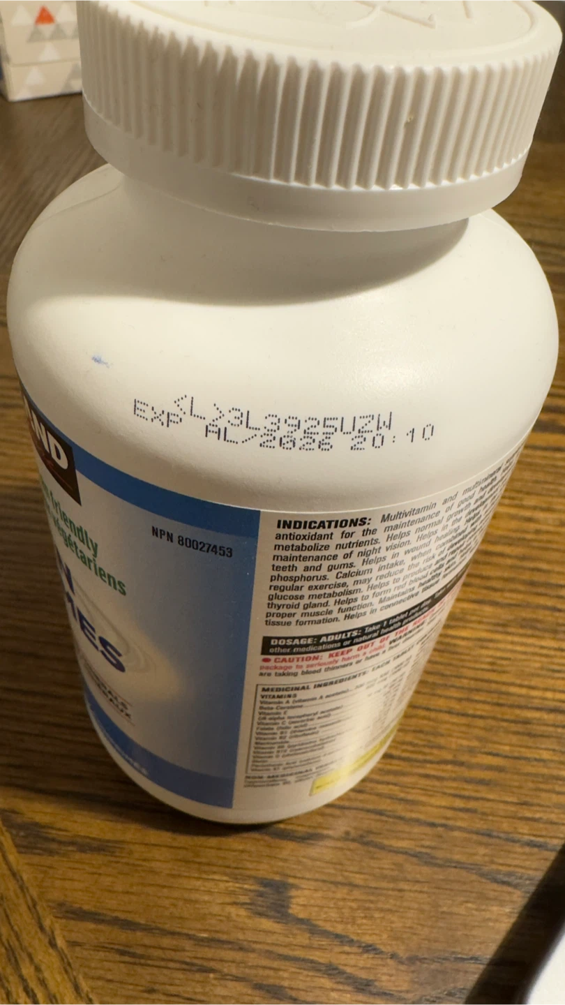 Kirkland Signature Men's Multivitamins and Minerals - photo 2