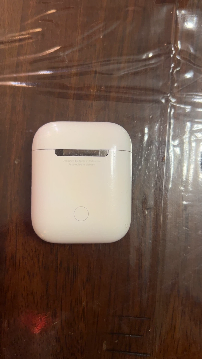 Apple AirPods Charging Case gen 1 - photo 2