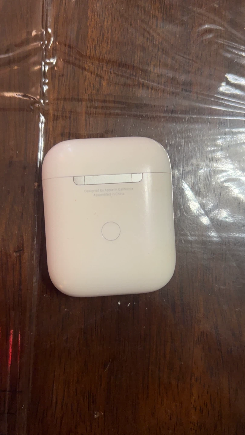 Apple AirPods Charging Case gen 1 - photo 4