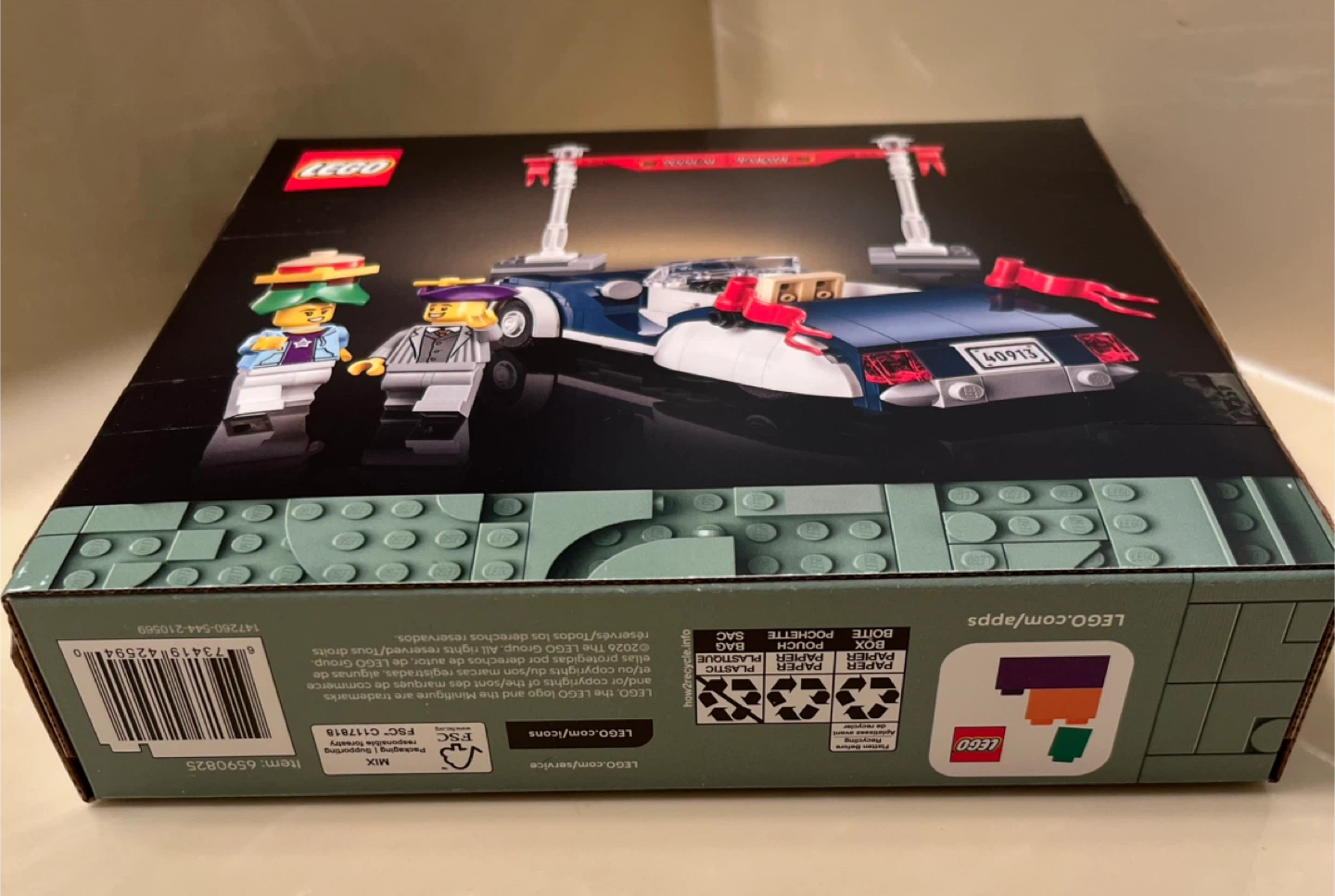 LEGO Icons 40913 Vintage Parade Car - photo 4