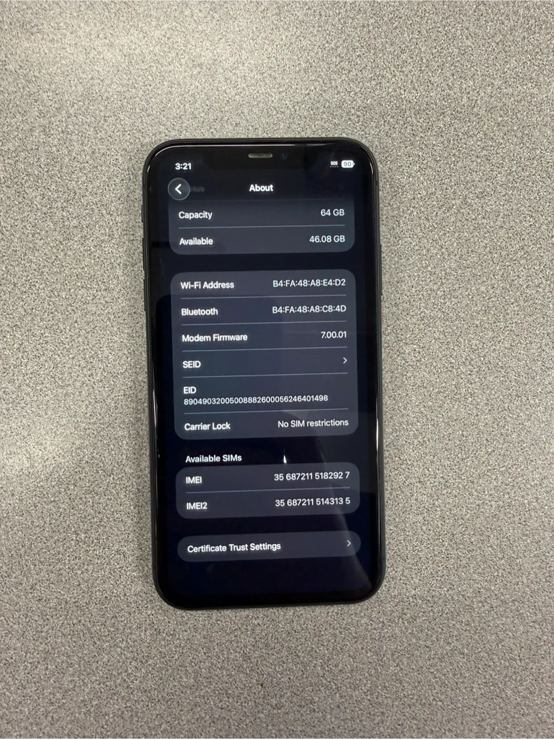 iPhone 11 - photo 2
