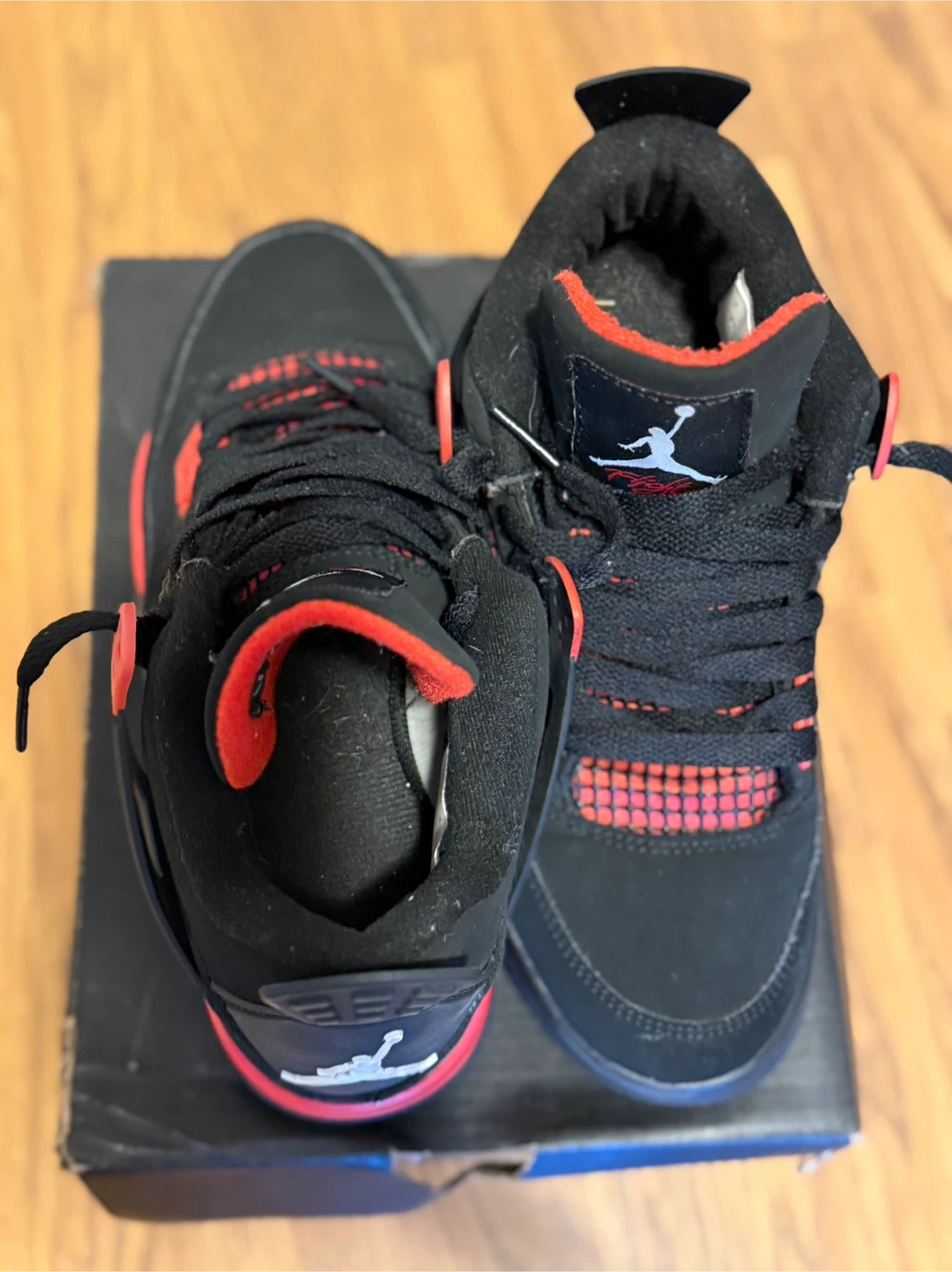 Red thunder Jordan 4 - photo 4