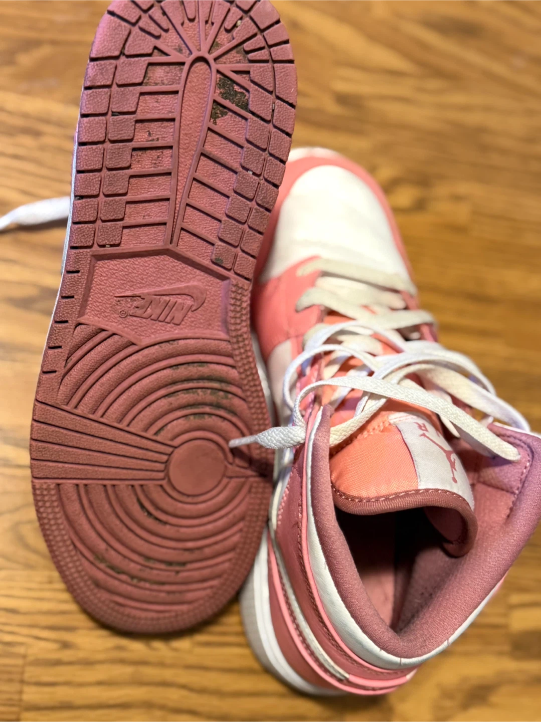 Nike Air Jordan 1 Mid SE Pink White Youth Sneakers