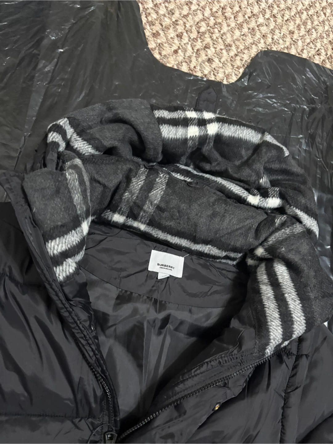 Burberry Down Puffer Jacket - photo 3