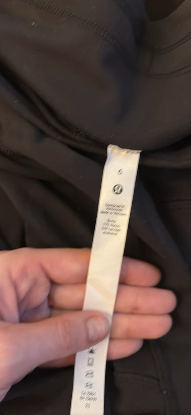 Lululemon Black Leggings Size 6 BRAND NEW NEVER WORN, 0 piling - photo 4