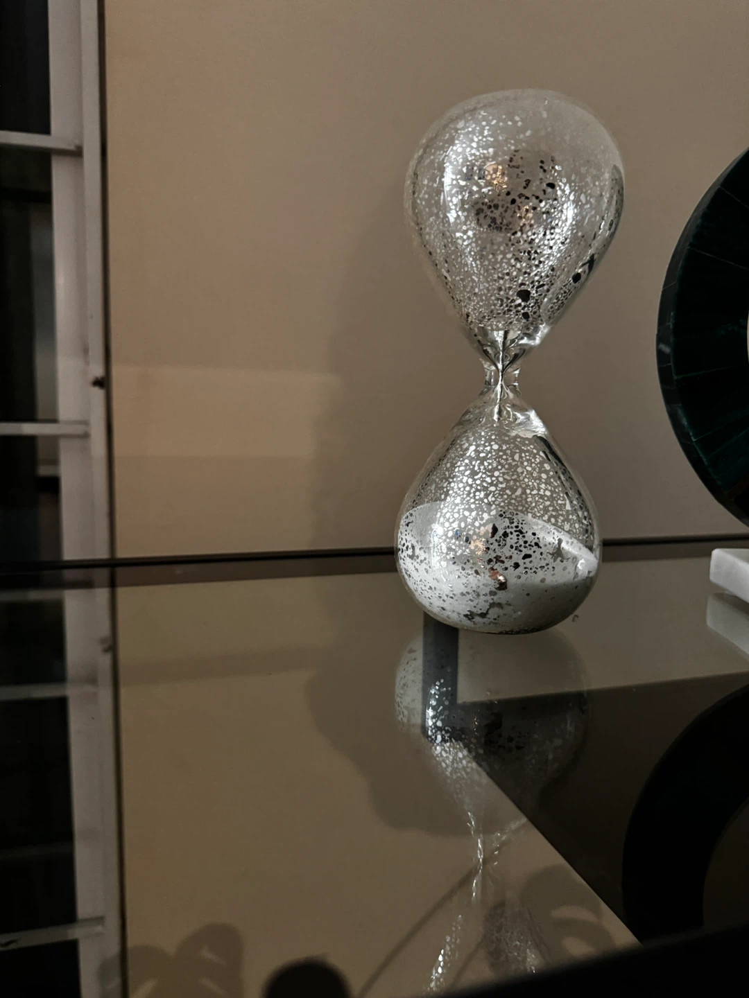 Decorative Circle Sculpture and Hourglass - photo 2