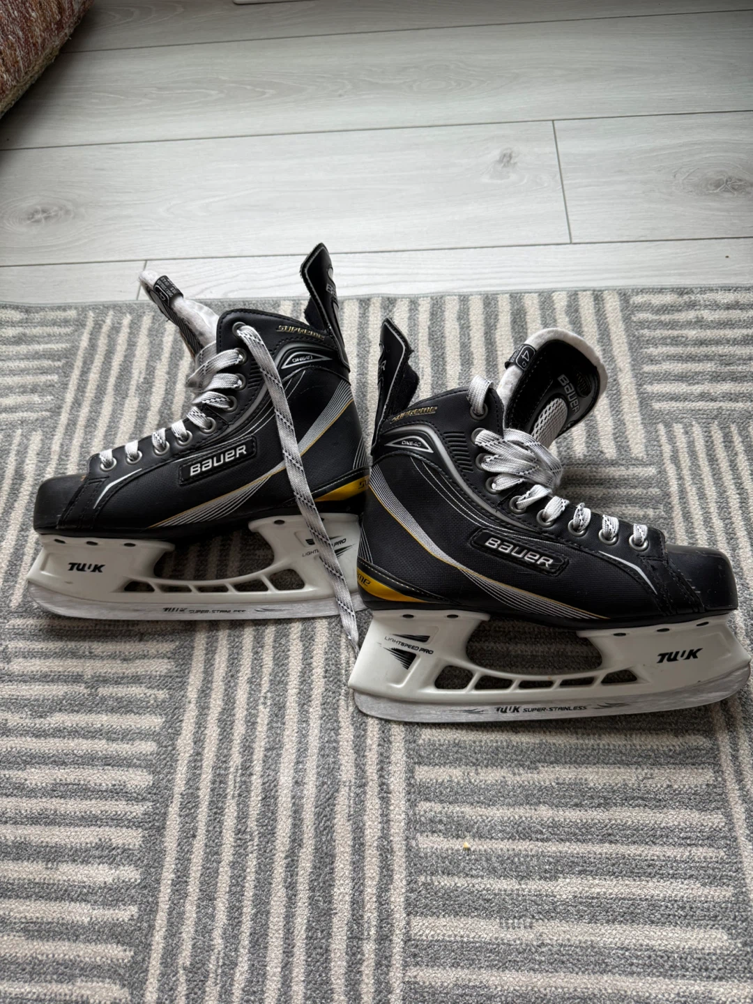 Bauer Supreme ONE40 Hockey Skates