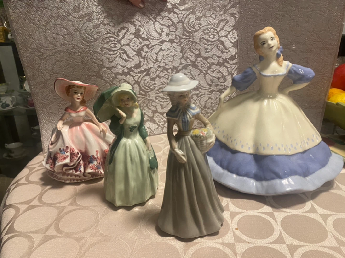 Collection of Four Ceramic Figurines - photo 3