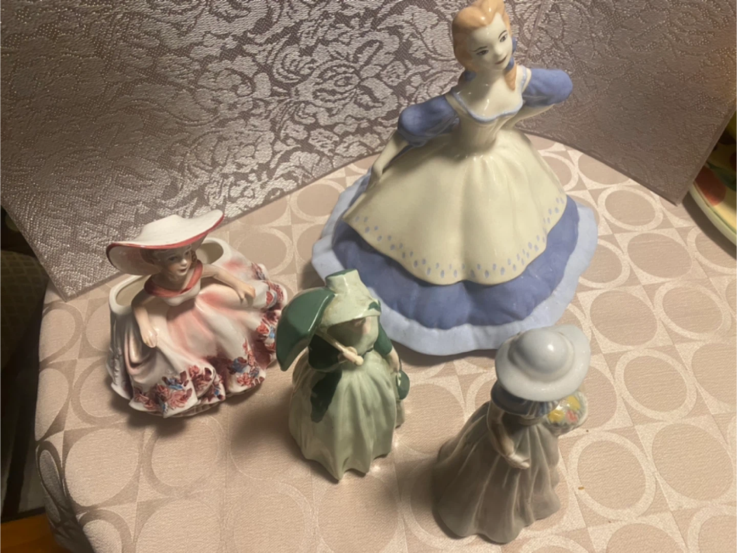 Collection of Four Ceramic Figurines - photo 2