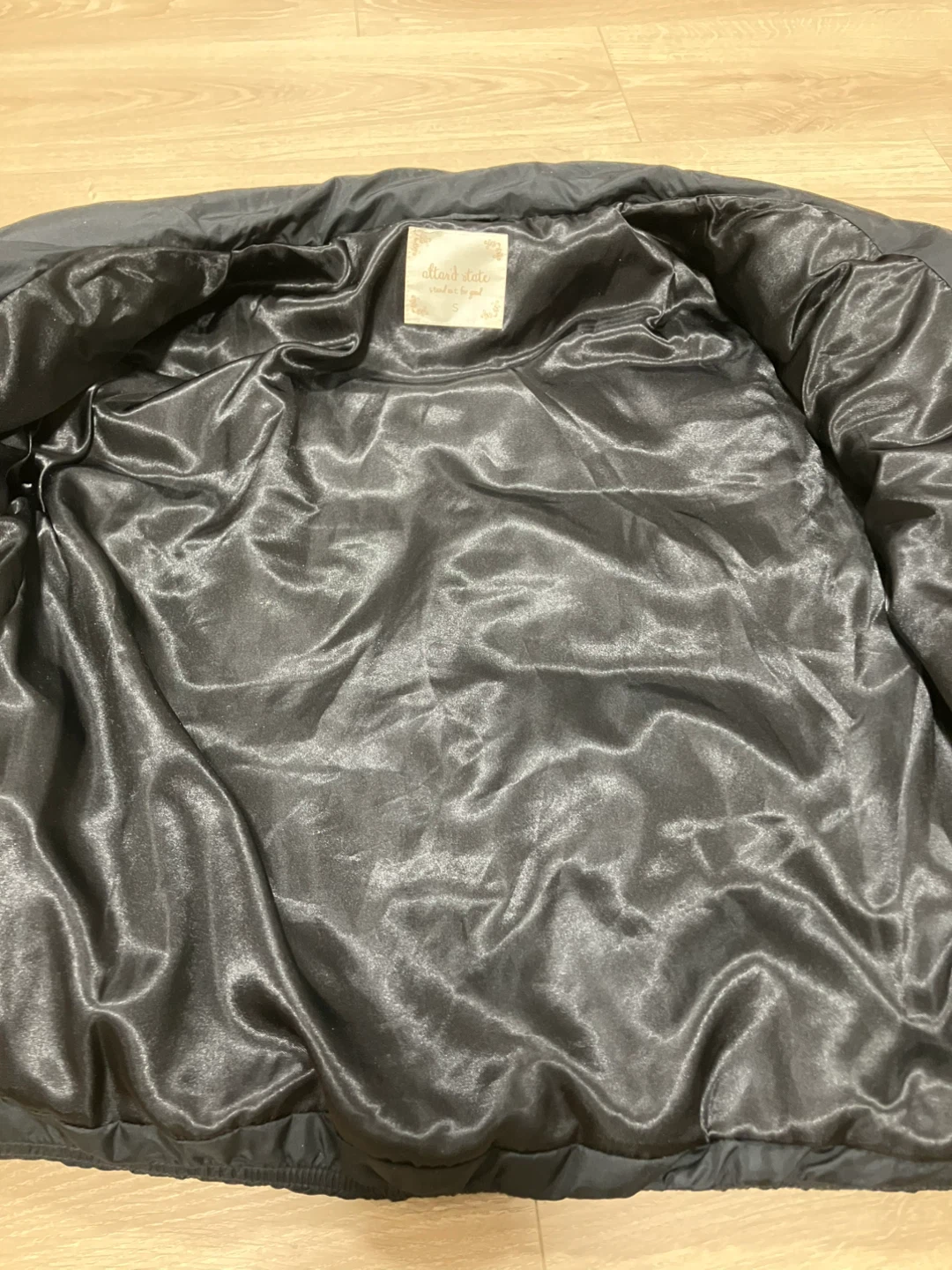 Black puffer jacket winter coat clothes garage sale - photo 4