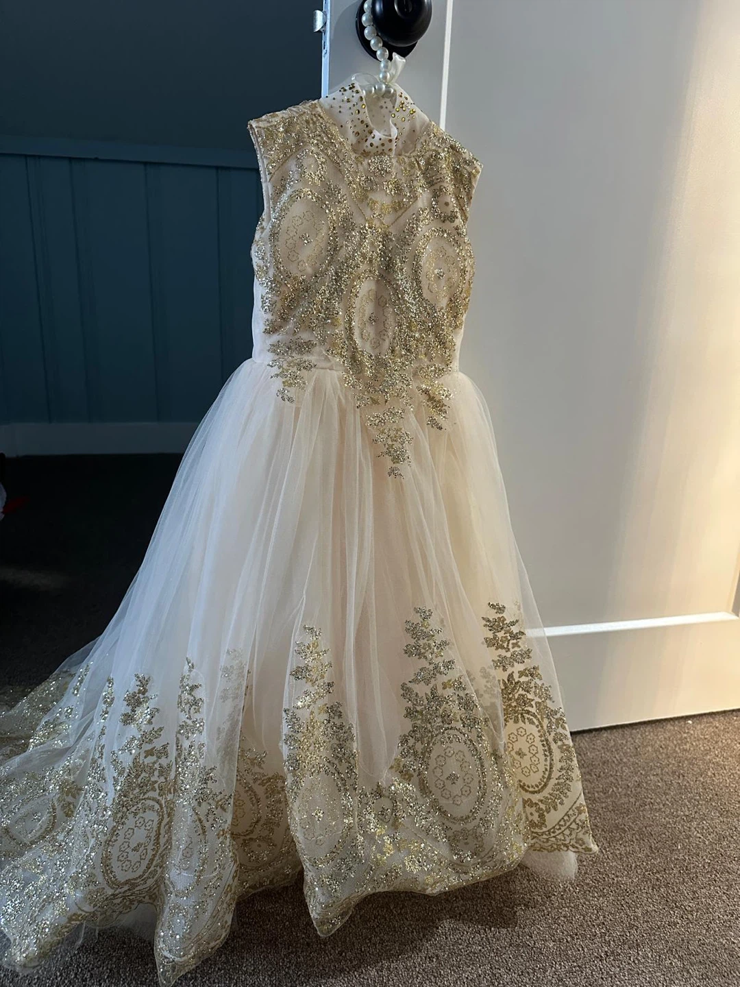 White and Gold Beaded Tulle Flower Girl Dress - photo 3