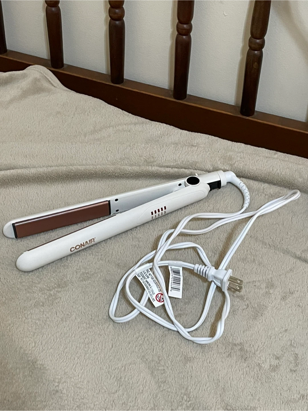 Conair White Flat Iron Hair Straightener - LIKE NEW