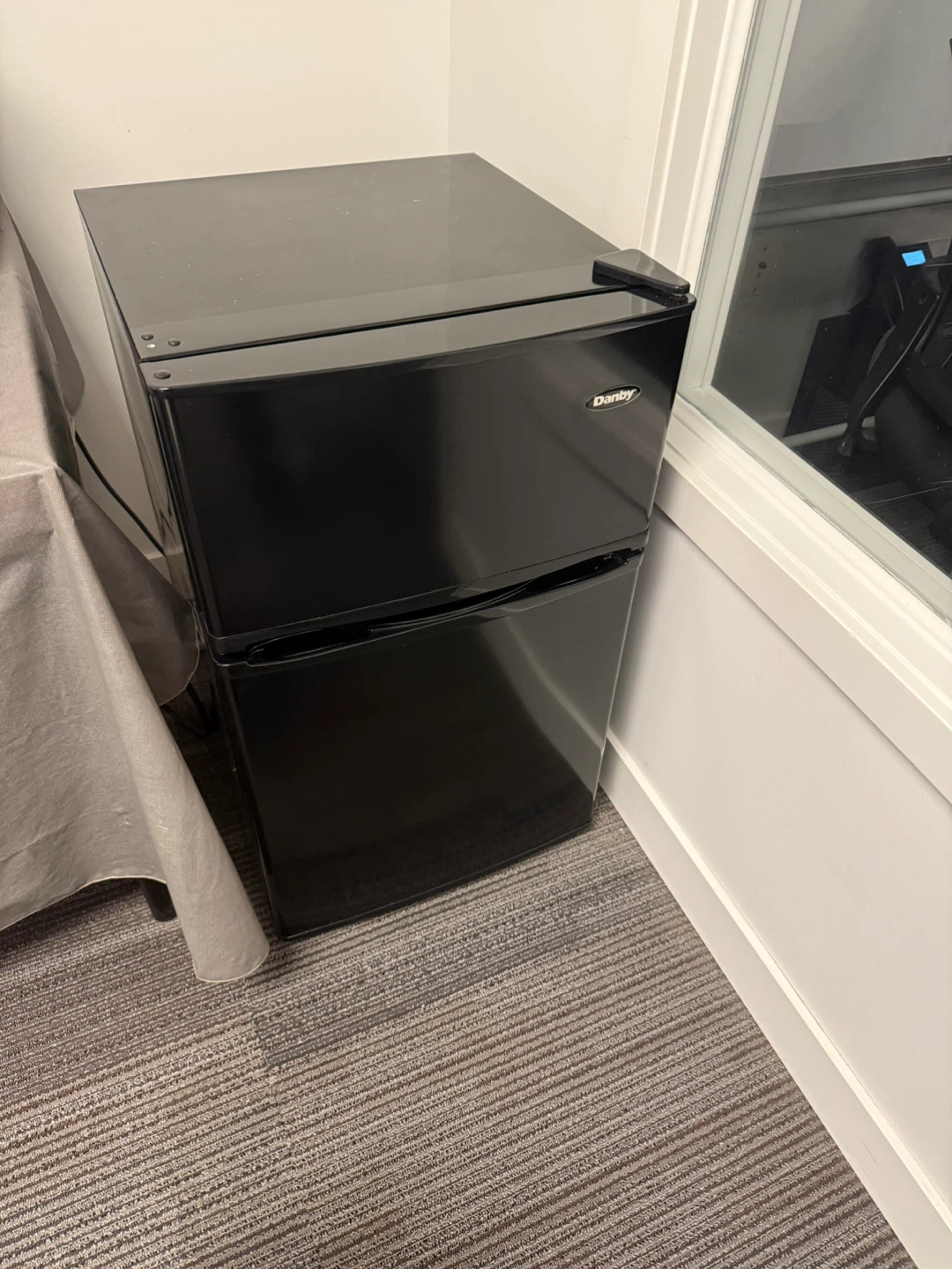 Danby Black Mini Fridge with freezer - photo 2